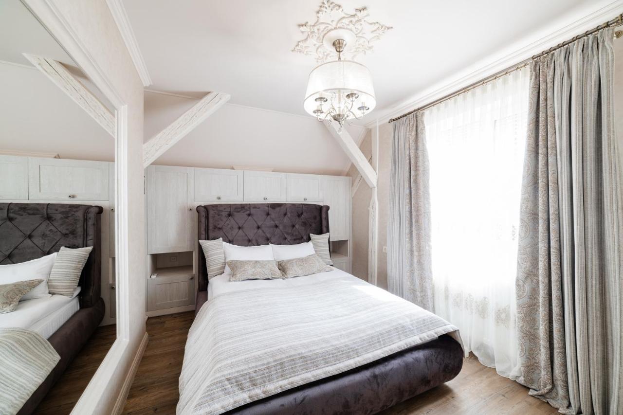 Lux Apartment On Duhnovicha Street .Free Parking. Uzhhorod Exterior photo